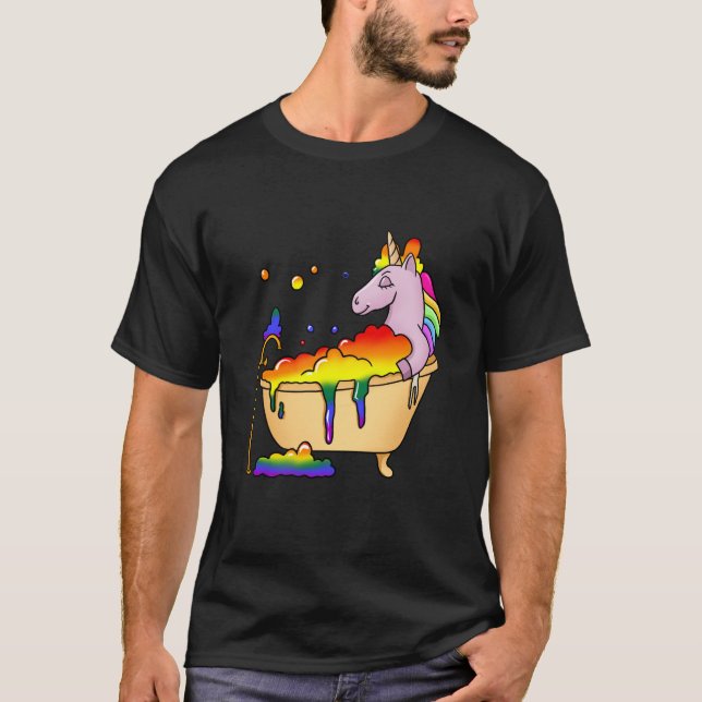 Bath Bomb - Unicorn Bathing in Bathtub LBGT T Shirt (Framsida)