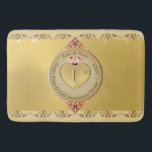 Bath Mat 1:a Bröllop-årsdagen Badrumsmatta<br><div class="desc">Försöker du hitta det där unika 50:e bröllop-årsjubileet? Då kanske min ursprungliga gyllene emblem med en metallliknande blomning tryckt på Zazzles anpassningsbar badkar bara blir den gåva du är tittar för!</div>