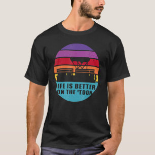 Båtlivet är bättre på Toon Pontoon Boat T Shirt