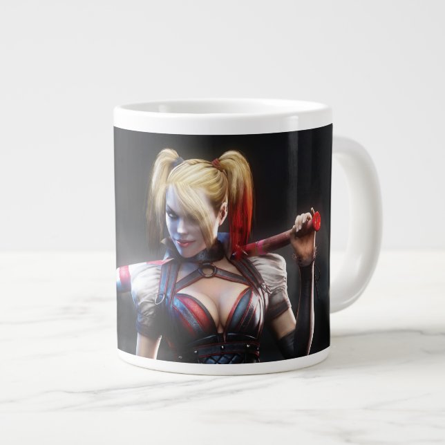 Batman Arkham Knight | Harley Quinn med Fladdermus Jumbo Mugg (Framsida höger)
