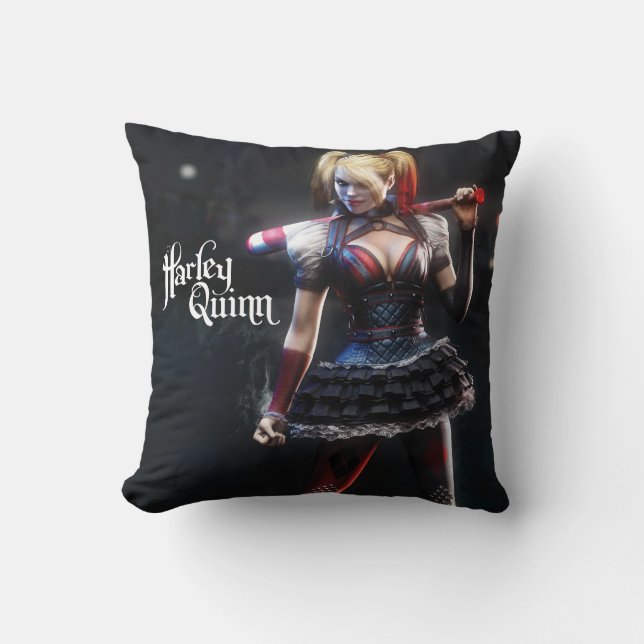 Batman Arkham Knight | Harley Quinn med Fladdermus Kudde (Framsida)