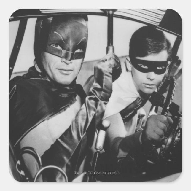 Batman och Robin in Batmobile Fyrkantigt Klistermärke (Framsida)