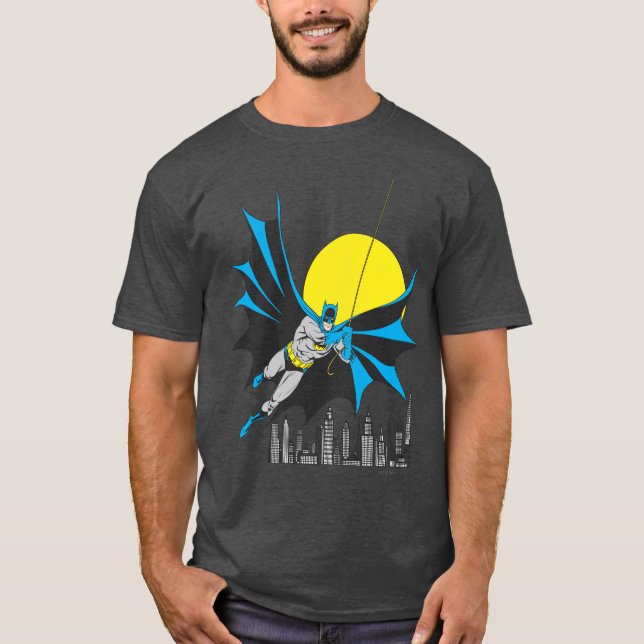 Batman Swings T Shirt (Framsida)