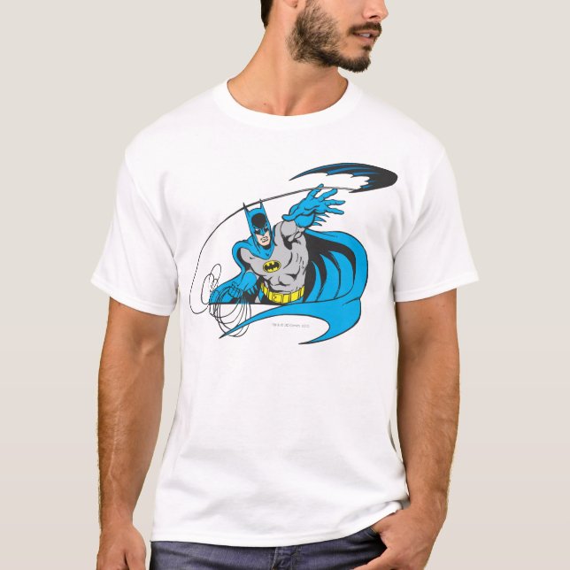 Batman Throws Batarang 3 T-shirt (Framsida)