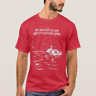 Batteriet är lågt och det får Mörk T Shirt