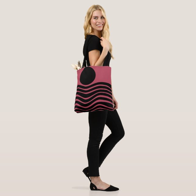 Bauhaus Deep Rosa Abstrakt Tygkasse (På modell)