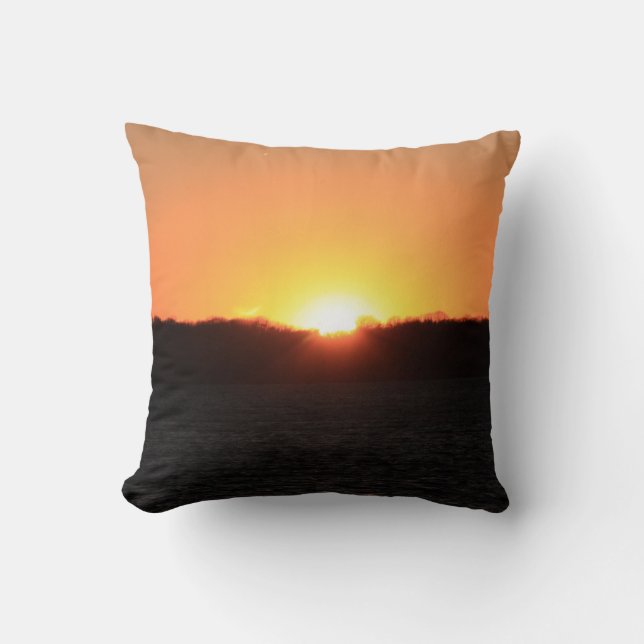 Bay Bevackert Sunrise Pillow Kudde (Framsida)