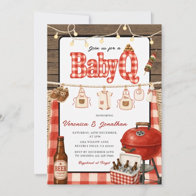 BBQ Baby Shower Trädgårdsgrill Röd Gingham Trä Inbjudningar (Framsida)