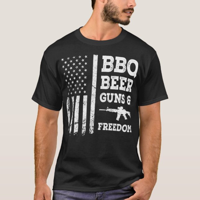 BBQ Beer Guns och Freedom Essential T-Shirt (Framsida)