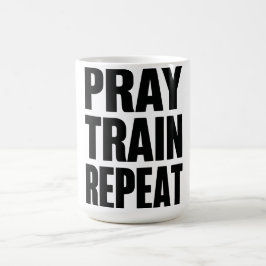 Be för Träna Upprepa – Kristen Fitness Motivation Kaffemugg