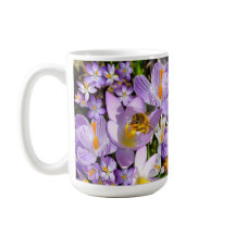 Be Gathering Nectar från krockblommor