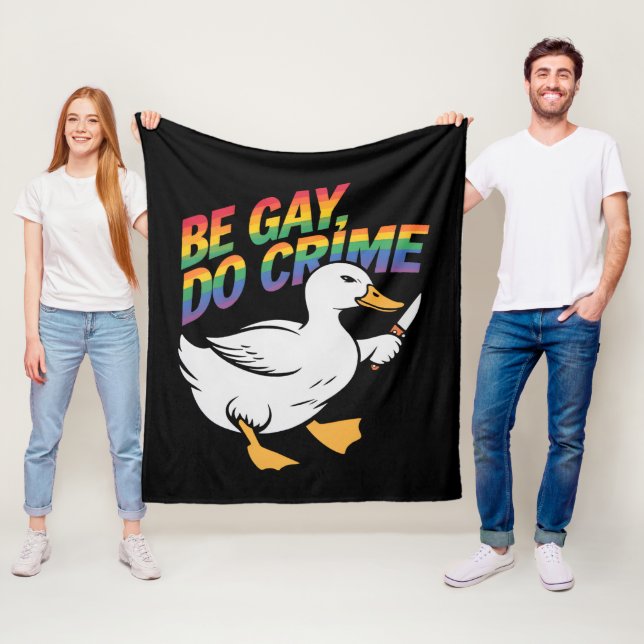 Be Gay Do Crime Funny Goose Rainbow Pride HGBTQ Fleecefilt (På plats)