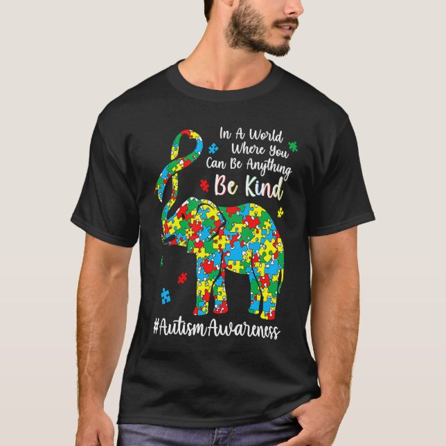 Be Kind Autism Awareness Month Puzzle Piece Ribbon T Shirt (Framsida)