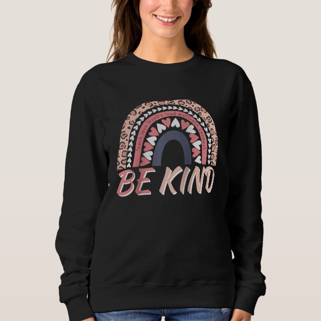 Be Kind Leopard Rainbow Motivational Quote Teacher T Shirt (Framsida)