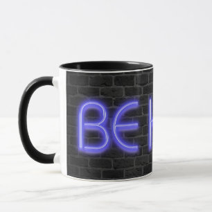 BE KIND text i neon ljus på tegel Mugg