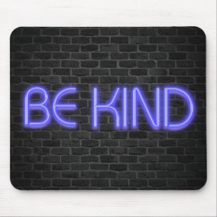 BE KIND text i neon ljus på tegel Musmatta