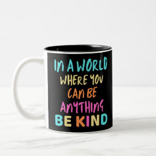 BE KIND Två-Tonad MUGG