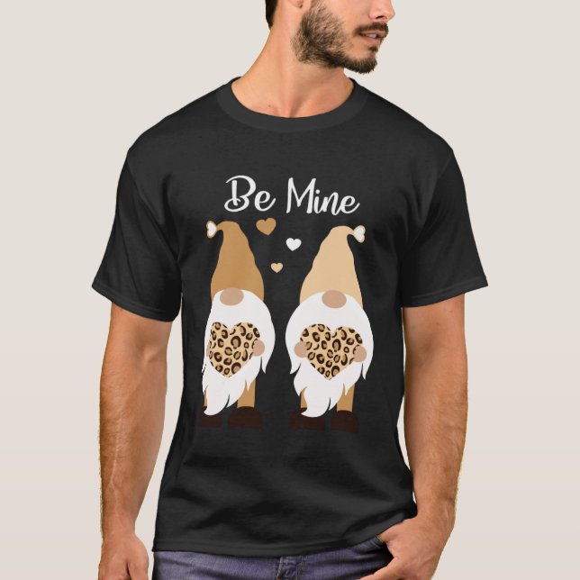 Be Mine Valentines Day Leopard Print Gnome T Shirt (Framsida)