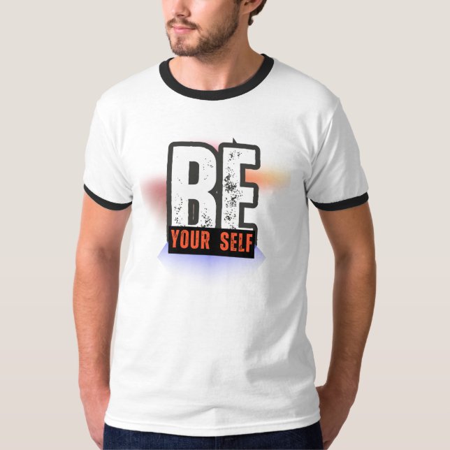 BE YOURSELF – Bold Motivational Typography Design T Shirt (Framsida)