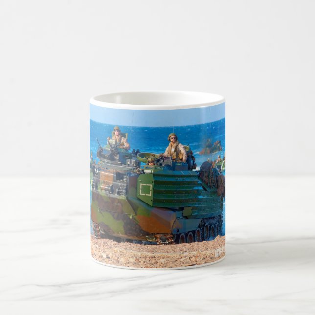 BEACH ARMOR - Amphibious Fordon Kaffemugg (Center)