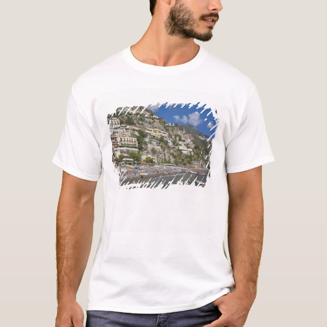 Beach at Positano, Kampanien, Italien T-shirt (Framsida)