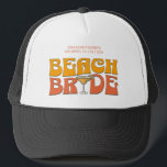 Beach Bachelorette Party Groovy Brides Beacher Keps<br><div class="desc">Gör en stänk på din kommande bachelorette-fest med den här fantastiska stranden personlig. Vare sig du firar en bach resa, en flicksemester eller en helgdag av bästa vänner, är den här anpassningsbarna servitris av bachelorette Party handelsvara perfekten till din oförglömliga flykting. Lägg till en personlig beröring till din bachelorette Party...</div>