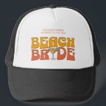 Beach Bachelorette Party Groovy Brides Beacher Keps<br><div class="desc">Gör en stänk på din kommande bachelorette-fest med den här fantastiska stranden personlig. Vare sig du firar en bach resa, en flicksemester eller en helgdag av bästa vänner, är den här anpassningsbarna servitris av bachelorette Party handelsvara perfekten till din oförglömliga flykting. Lägg till en personlig beröring till din bachelorette Party...</div>