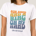 Beach Bachelorette Party Groovy Retro Beach Bride T Shirt<br><div class="desc">Gör en stänk på din kommande bachelorette-fest med den här bedövande stranden personlig t-shirts. Vare sig du firar en bach resa, en flicksemester eller en helgdag av bästa vänner, är den här anpassningsbar stranden på t-shirts som är perfekten som tillägg till din oförglömliga flykting. Lägg till en personlig beröring till...</div>