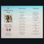 Beach Ceremony Program Photo Template Starfish<br><div class="desc">Fängt bröllopsprogram för sökscenfotomall. Programmet för utmärkelser ska vikas i tredjedelar efter köpet. Lägg till ett speciellt foto av paret, som visas på framsidan av långa, vikta program. Lägg enkelt till texten i tre avsnitt över ett hav och en sandbakgrund. Stärkelsefisk klädd som brud och groom dekorerar framsidan. Samma turkos...</div>