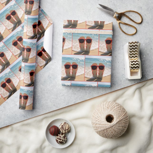 Beach Flip-flops with Red Sunglasses Presentpapper (Hantverk)