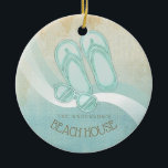 Beach House Sunglasses och Flinflip flops Aqua ID6 Julgransprydnad Keramik<br><div class="desc">Med den här produkten i det mjuka färgen av hav och sand kan du enkelt lägga till din egen namn och text med hjälp av den angivna mallen. Den enkla solglaset och bilden av flinflip flops på en bedrövad, vattenfärgad bakgrund markeras med en vågaccent i aqua och vitt. Om du...</div>