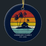 Beach House Vacation Family Reunion Nautical Julgransprydnad Keramik<br><div class="desc">Anpassa de här campingreflexdesignerna för stranden eller sjö-huset genom att lägga till namn eller anpassningsbar i familjen och år. Jag hoppas att det inte bara handlar om den coola som fångade öga utan att det faktum att du aldrig hittar den i en varubutik snarare gör detta unikt för dig och...</div>