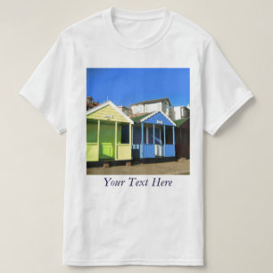 Beach huts blå himmel engångsalternativ tee shirt