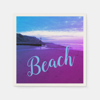 Beach in Mundesley, Norfolk in blue and purple Pappersservett