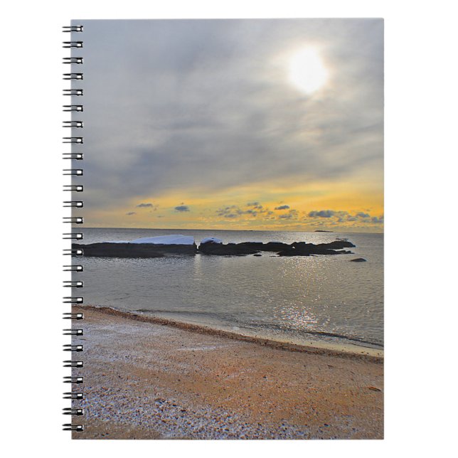Beach in Winter Notebook Anteckningsbok Med Spiral (Framsidan)