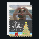 Beach Julgran Chalkboard-fotokort för Helgdag Meddelande<br><div class="desc">Helgdag-kort är perfekt för alla som tillbringar tid på stranden under jul. Oavsett om du lever i varma tillstånd eller semester under Helgdagarna,  skicka ut dina varma hälsningskort till alla du känner!</div>