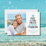 Beach-julkort Julkort<br><div class="desc">Roligt och moderna julkort på stranden har hand om typografi "Ha en mycket fin och vacker jul" vid sidan av ditt familjefoto. Anpassa till hälsning och namn.</div>