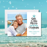 Beach-julkort Julkort<br><div class="desc">Roligt och moderna julkort på stranden har hand om typografi "Ha en mycket fin och vacker jul" vid sidan av ditt familjefoto. Anpassa till hälsning och namn.</div>