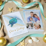 Beach Kusthav i Hälsning Sea Turtle 3 Photo Julkort<br><div class="desc">Kustens årskort har en vattentorturkotisk blåhavssköldpadda på en abstrakt strandbakgrund med en glatt våg av faux guld glitter och guld Seas & Hälsning. På baksidan finns tre fotomallar för att enkelt anpassa korten med dina favoritfoton i familjen. Kolla in samlingen för fler matchande produkter, eller kontakta mig genom Zazzle-Chattan om...</div>