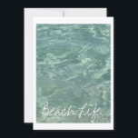 Beach Life citerar Vågar Ocean Clear Teal Vatten Julkort<br><div class="desc">Utskrivet med en vacker bild av det fria havet vatten på stranden med textmall för anpassningsbar som du kan redigera!</div>