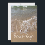 Beach Life Quote Vågar Ocean Sandy Vatten Shore Julkort<br><div class="desc">Utskrivet med en vacker bild av sandstranden med textmall för anpassningsbar som du kan redigera!</div>