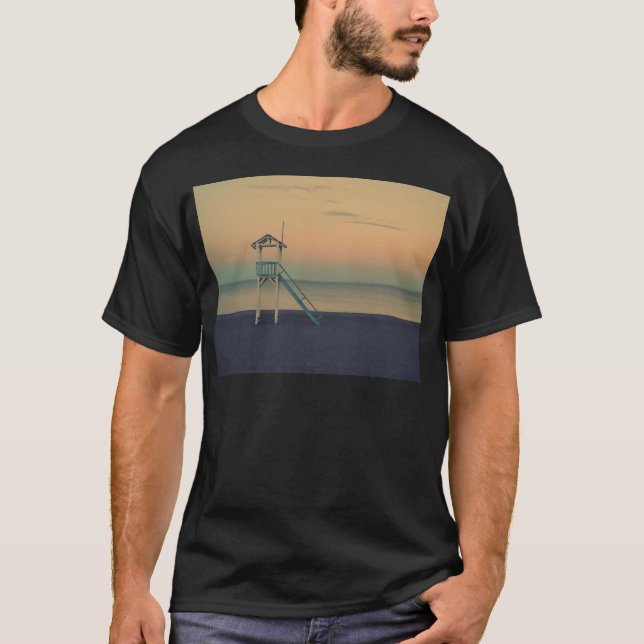 Beach Lifeguard Torn Sunset  T Shirt (Framsida)