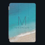 Beach Photo Turcos Ocean Vågar Personlig iPad Mini Skydd<br><div class="desc">Turquise Sea och mild vågar på en mjuk sandstrand med ett modernt calligraphy-skript med en inledande monogram och namn-personlig på framsidan av ett laptop sleeve som är tillgängligt för att skydda flera olika datorstorlekar. Klicka på Anpassa ytterligare om du vill redigera mallen och ändra typsnitt eller anpassa färgen, eller ladda...</div>