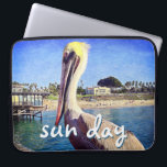 Beach Pier Pelican Bird Photo Sol Day-citattecken Laptop Fodral<br><div class="desc">Den här lycklig-pelikan genomgick en räls som förbisåg en kalifornisk strand skriker "semestervatten". Gå tillbaka till de varma oceanerna när du användor detta färgstarka fotografi neoprene laptop sleeve. Laptop sleeve finns i tre storlekar: 15, 13 och 10 tum. Gör en underbar gåva till någon speciell! Du kan enkelt anpassa den...</div>
