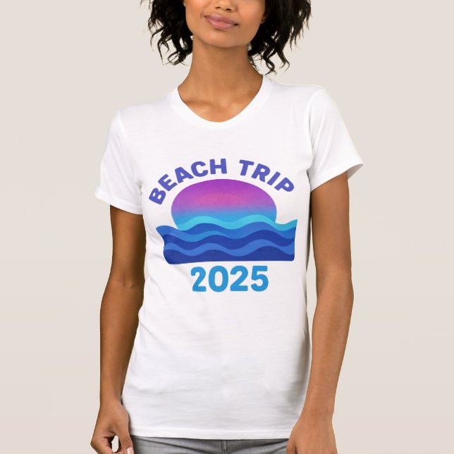 Beach Resa 2025 - Retro Sunset & Vågar Design T Shirt (Framsida)