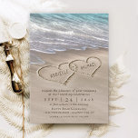 Beach Sand Hearts Elegant Tropical Modern Bröllop Inbjudningar<br><div class="desc">Eleganten har en strand med hjärtan i sanden som du kan "rita" namnen efter eget val i. Du kan förstora kortare namn eller krympa längre namn om det behövs för att passa in i hjärtat under länken "anpassa ytterligare" som finns nedanför malldemosidan fält ovan (använda rullan pilen i rutan fält)....</div>