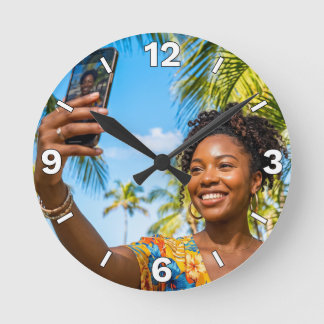 Beach Selfie Woman Tropical Vacation Decor Rund Klocka