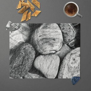 Beach Stones in Black and White Pussel