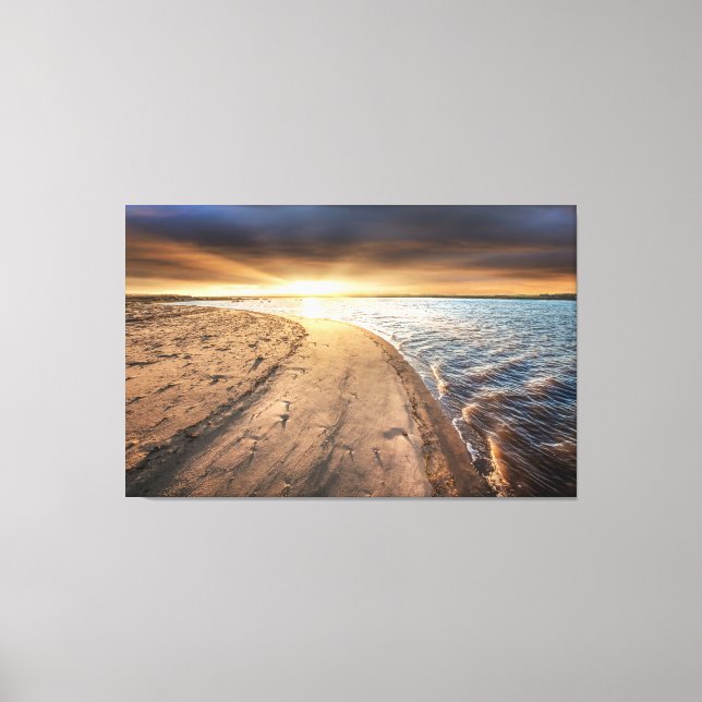 Beach sunrise at at Burnham Overy Staithe in Norfo Canvastryck (Framsida)