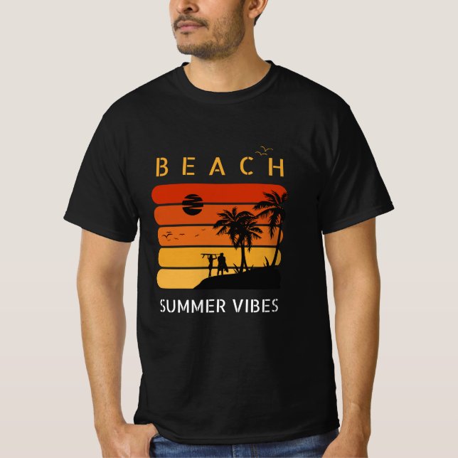 Beach Sunset Vibes | Sommar Tropical T-Shirt (Framsida)